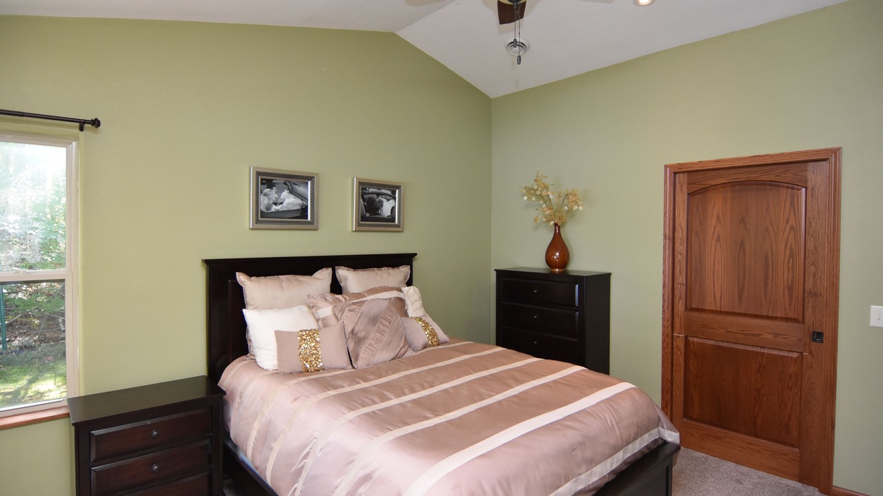 Photo of Bedroom in New Auburn