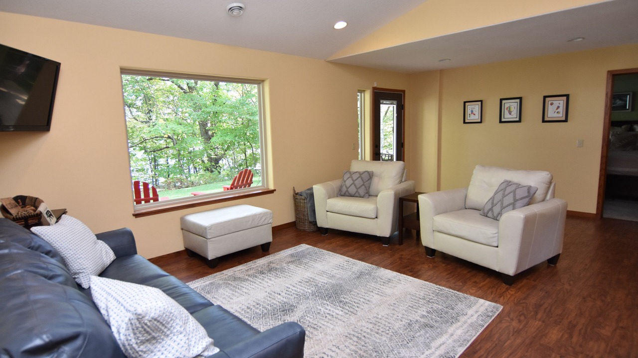 Photo of Livingroom in New Auburn