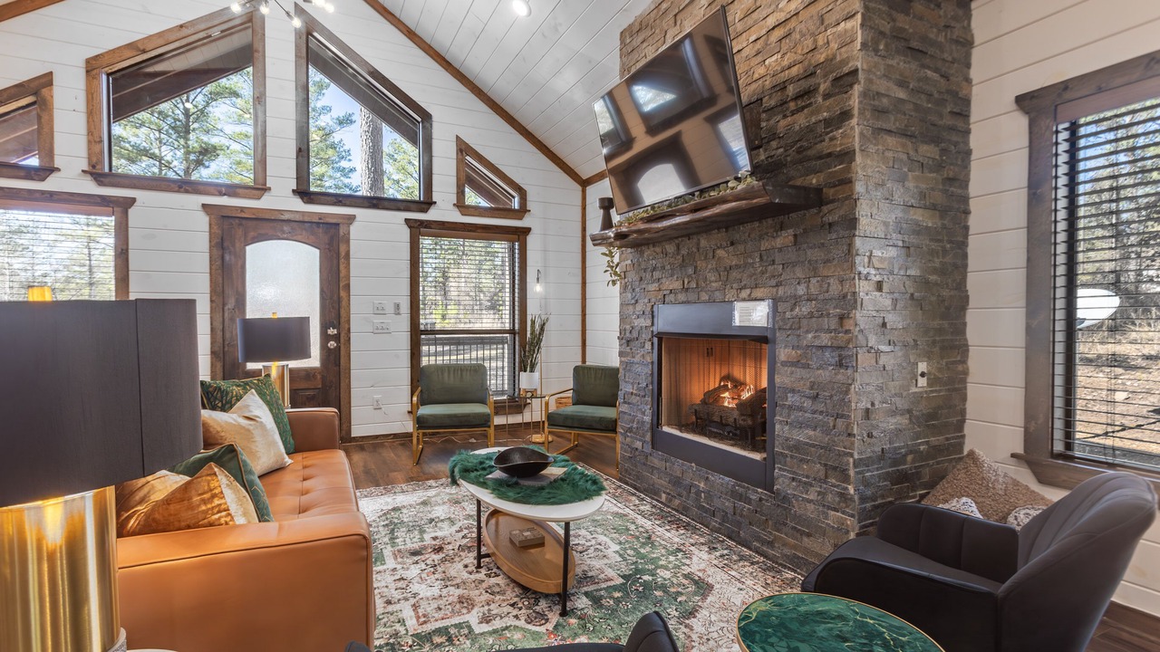 Photo of Livingroom in Broken Bow