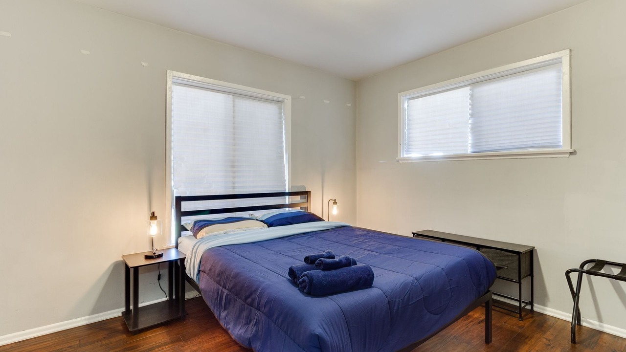 Photo of Bedroom in Reseda