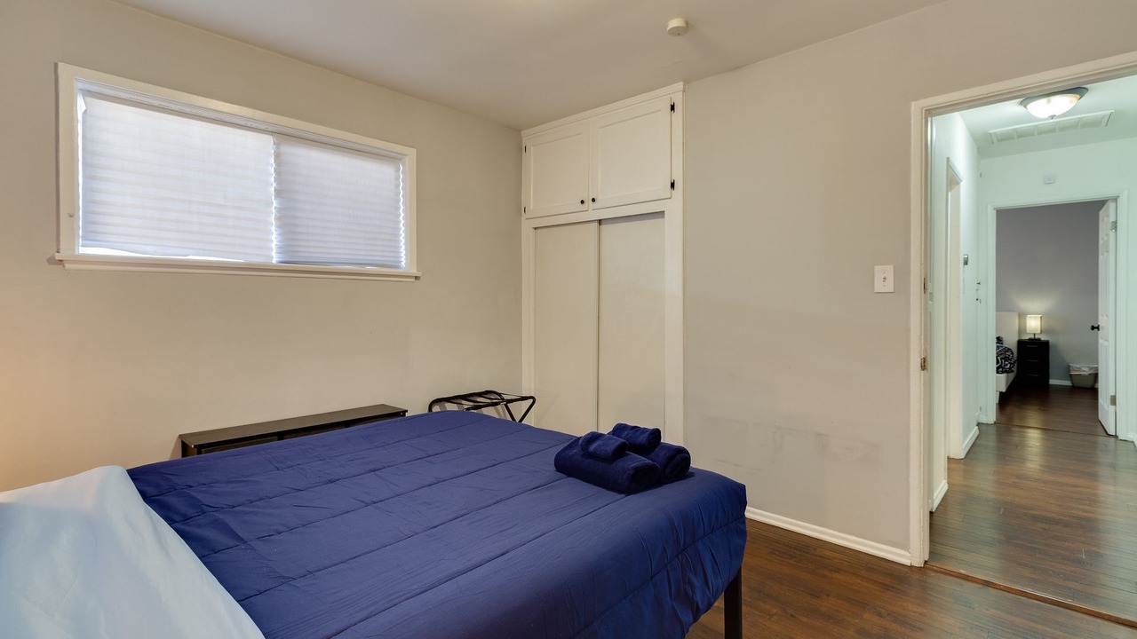 Photo of Bedroom in Reseda