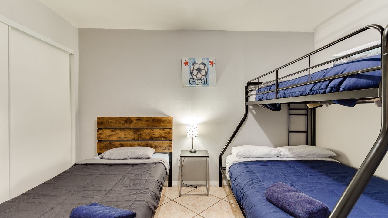 Photo of Bedroom in Reseda