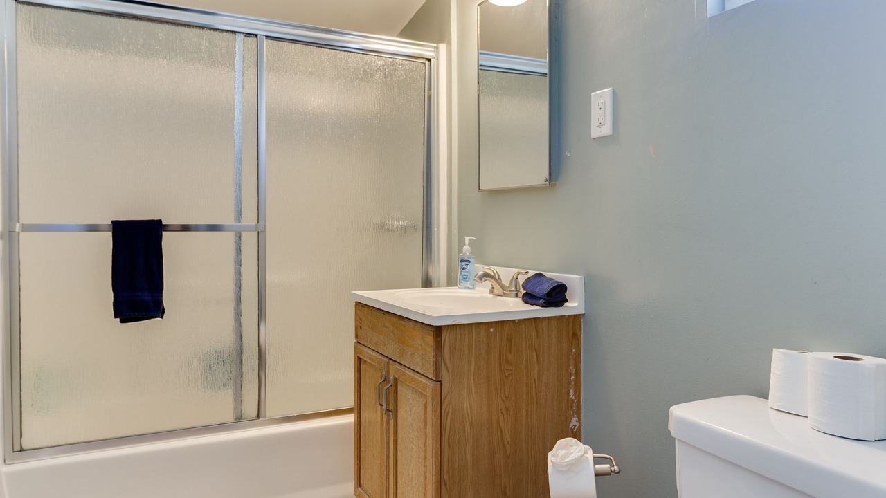 Photo of Bathroom in Reseda