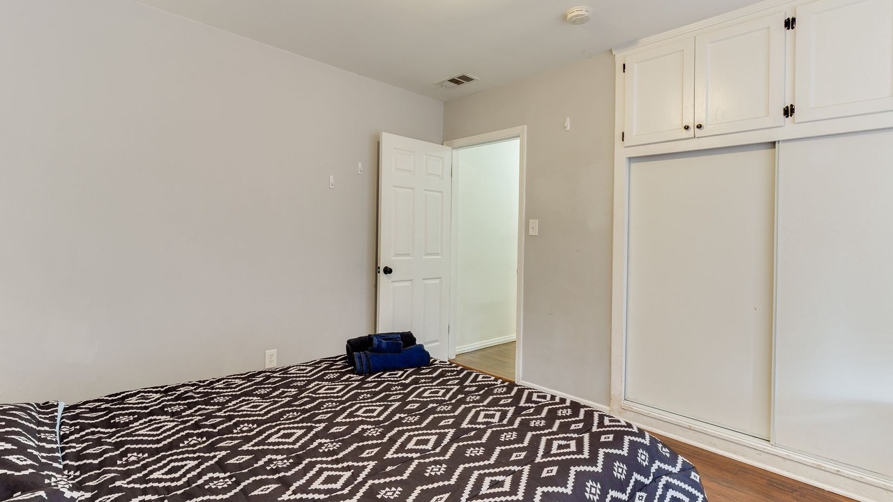 Photo of Bedroom in Reseda