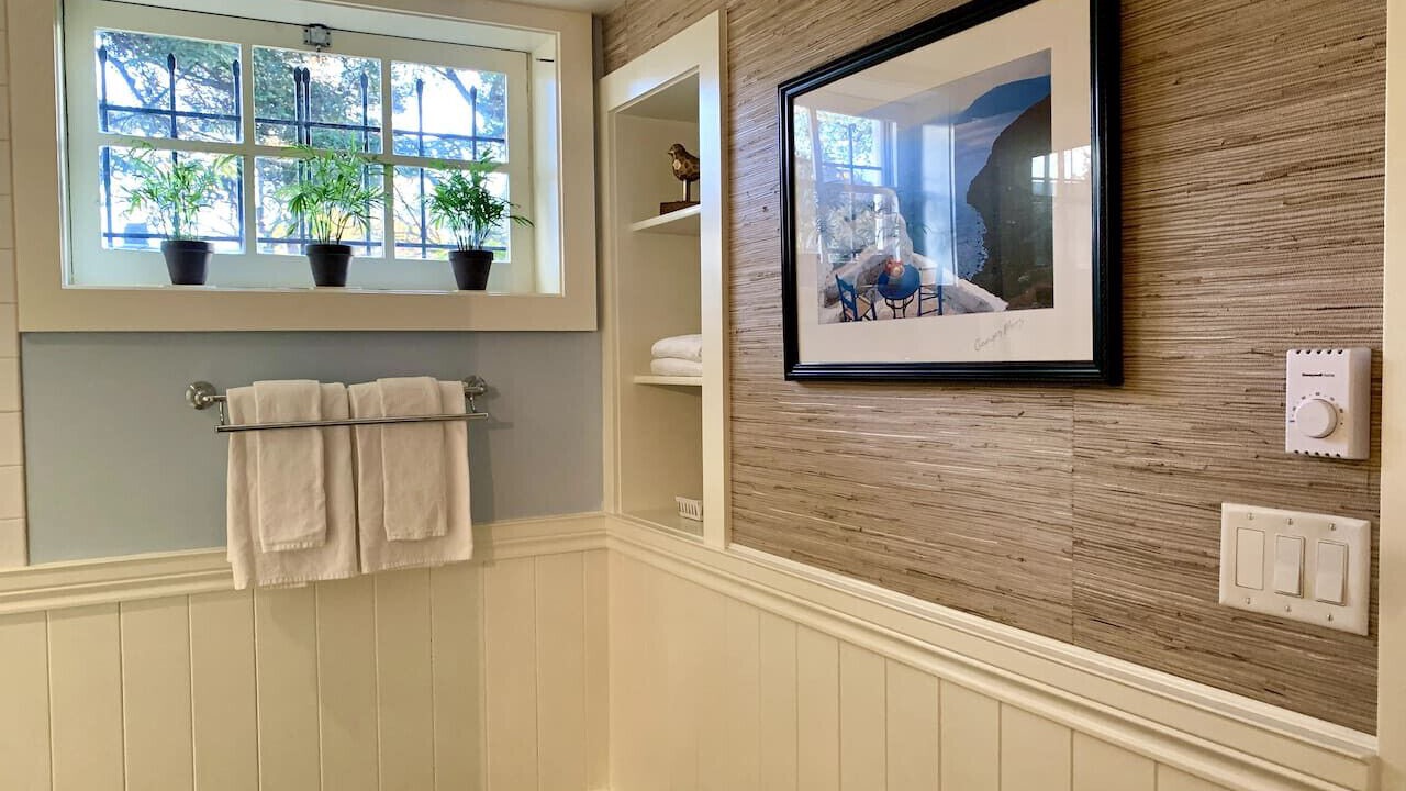 Photo of Bathroom in Laurelhurst