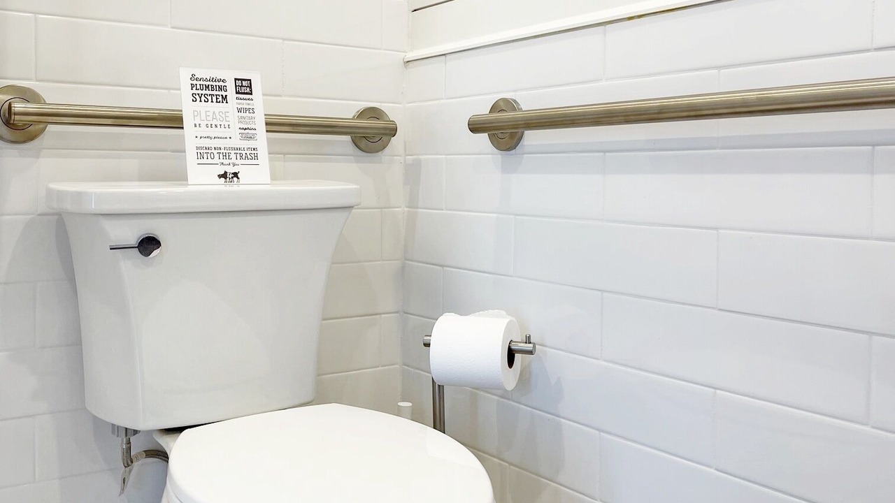 Photo of Bathroom in Willis
