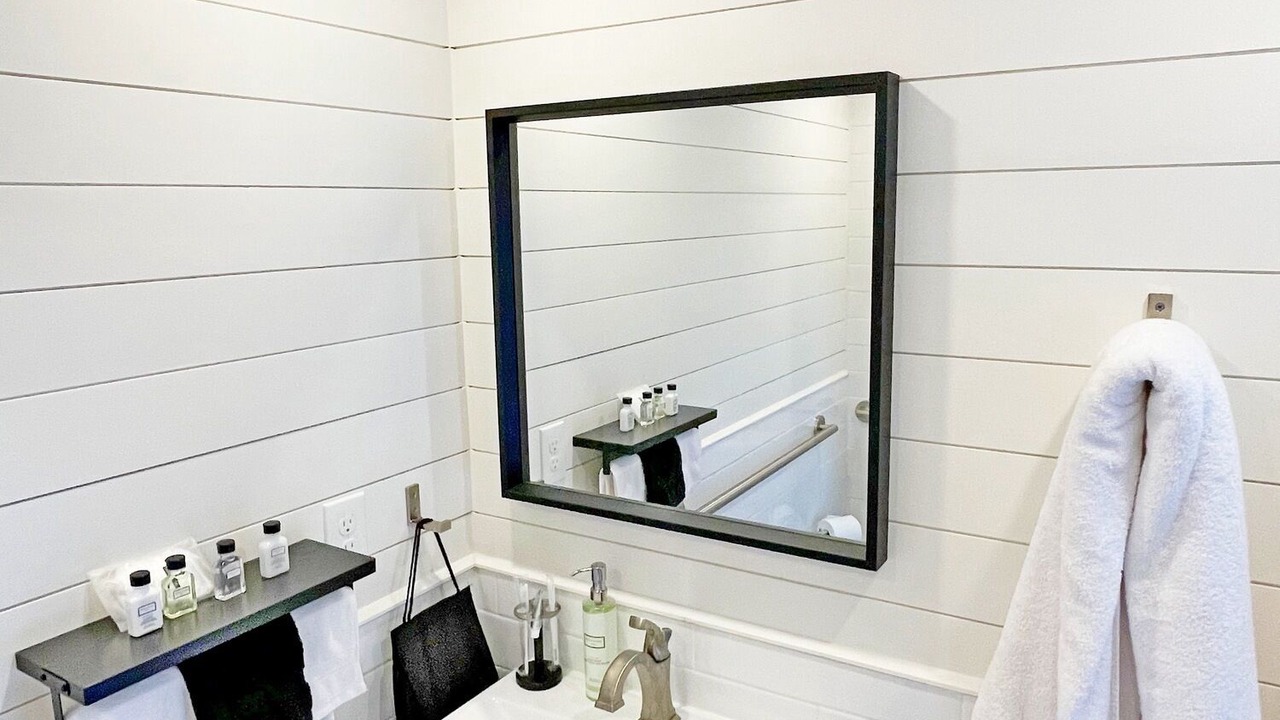 Photo of Bathroom in Willis