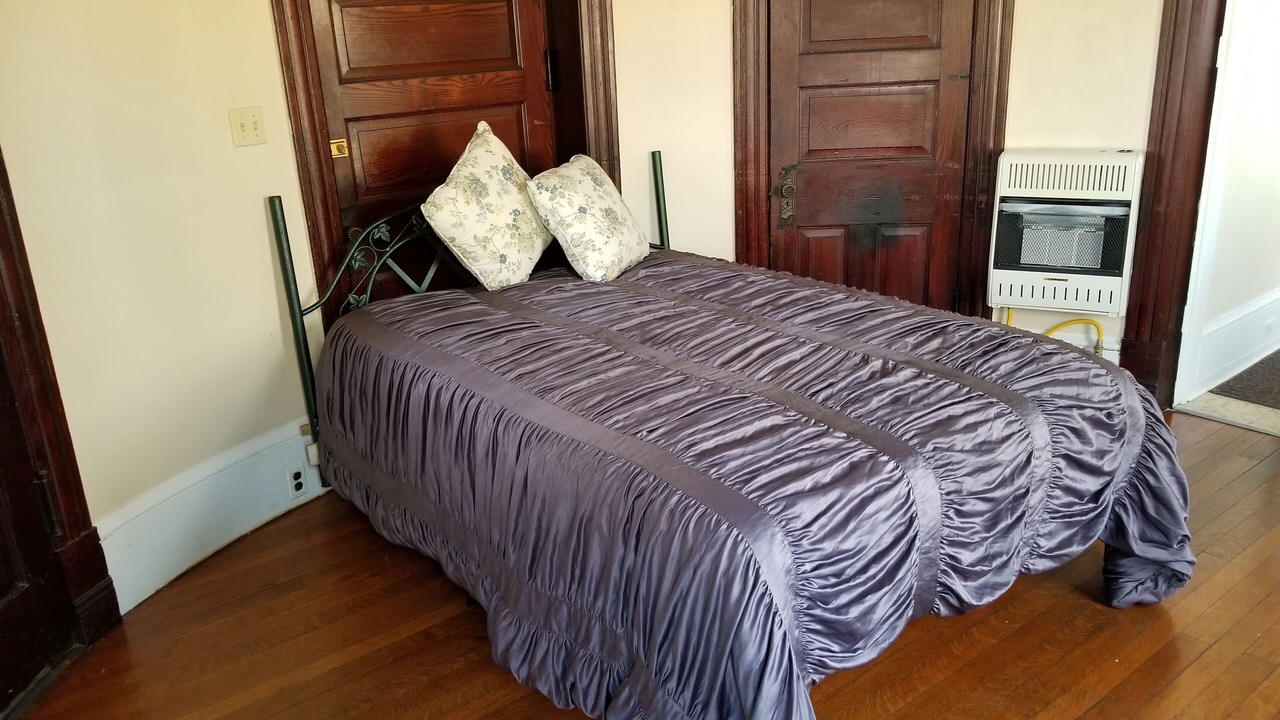 Photo of Bedroom in Langhorne