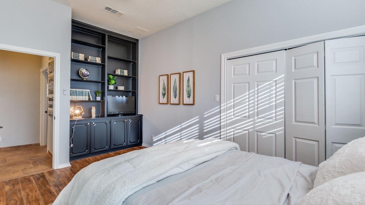 Photo of Bedroom in Oak Point