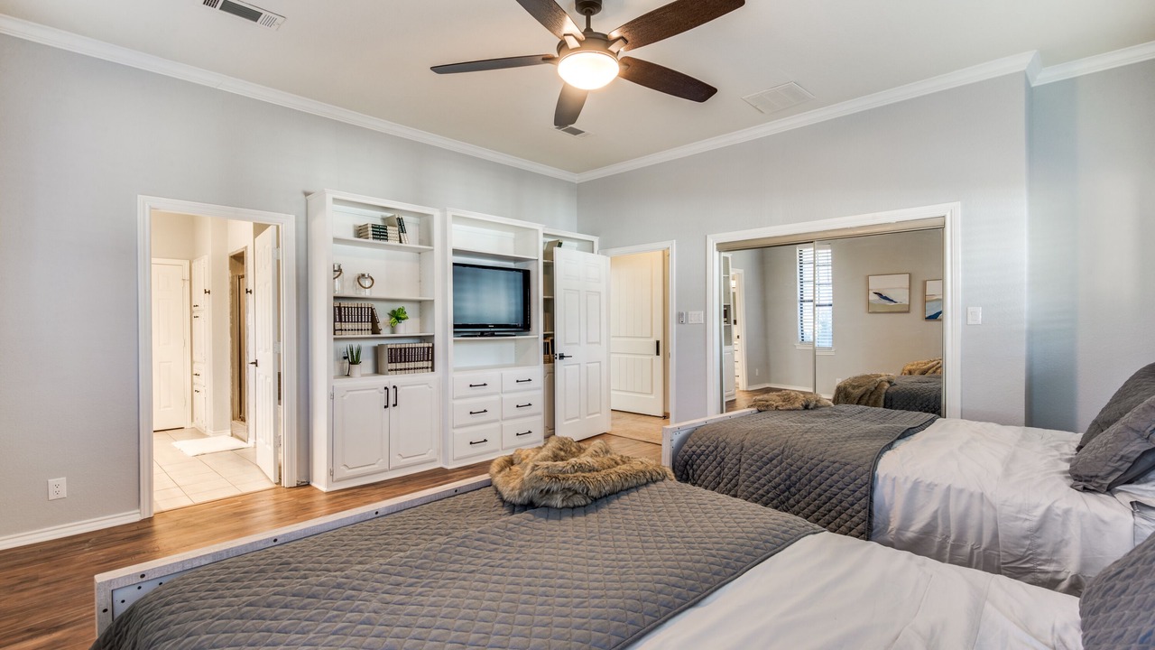 Photo of Bedroom in Oak Point