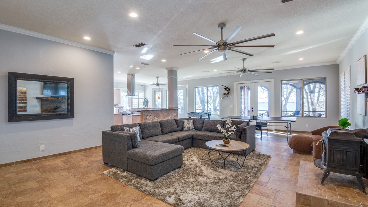 Photo of Livingroom in Oak Point
