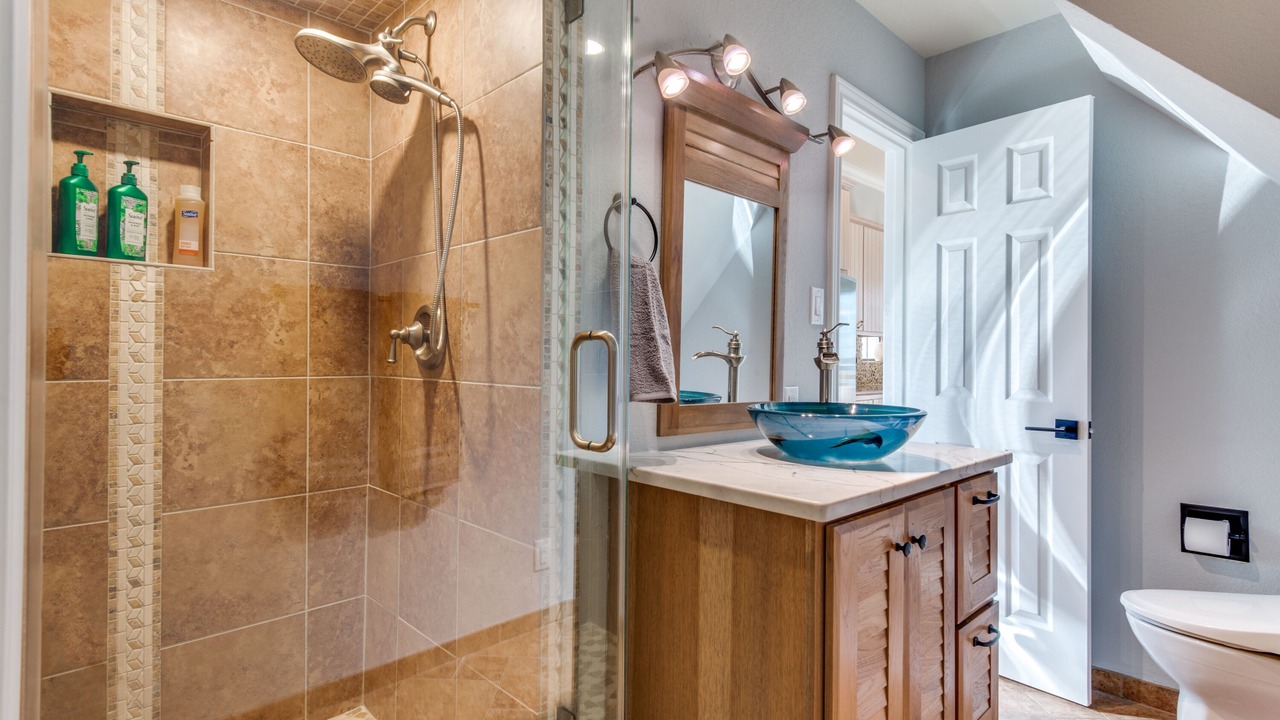 Photo of Bathroom in Oak Point