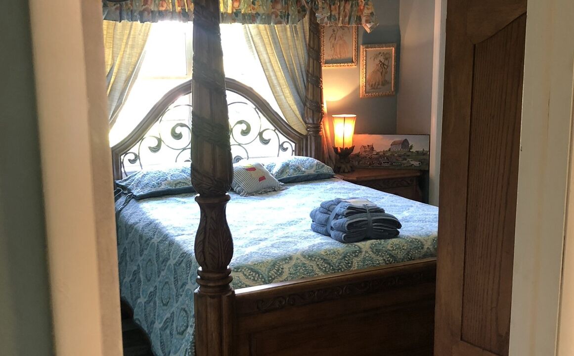 Photo of Bedroom in Rover