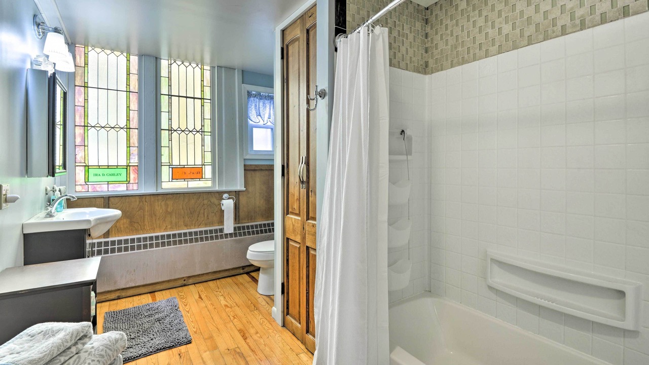 Photo of Bathroom in Lisle