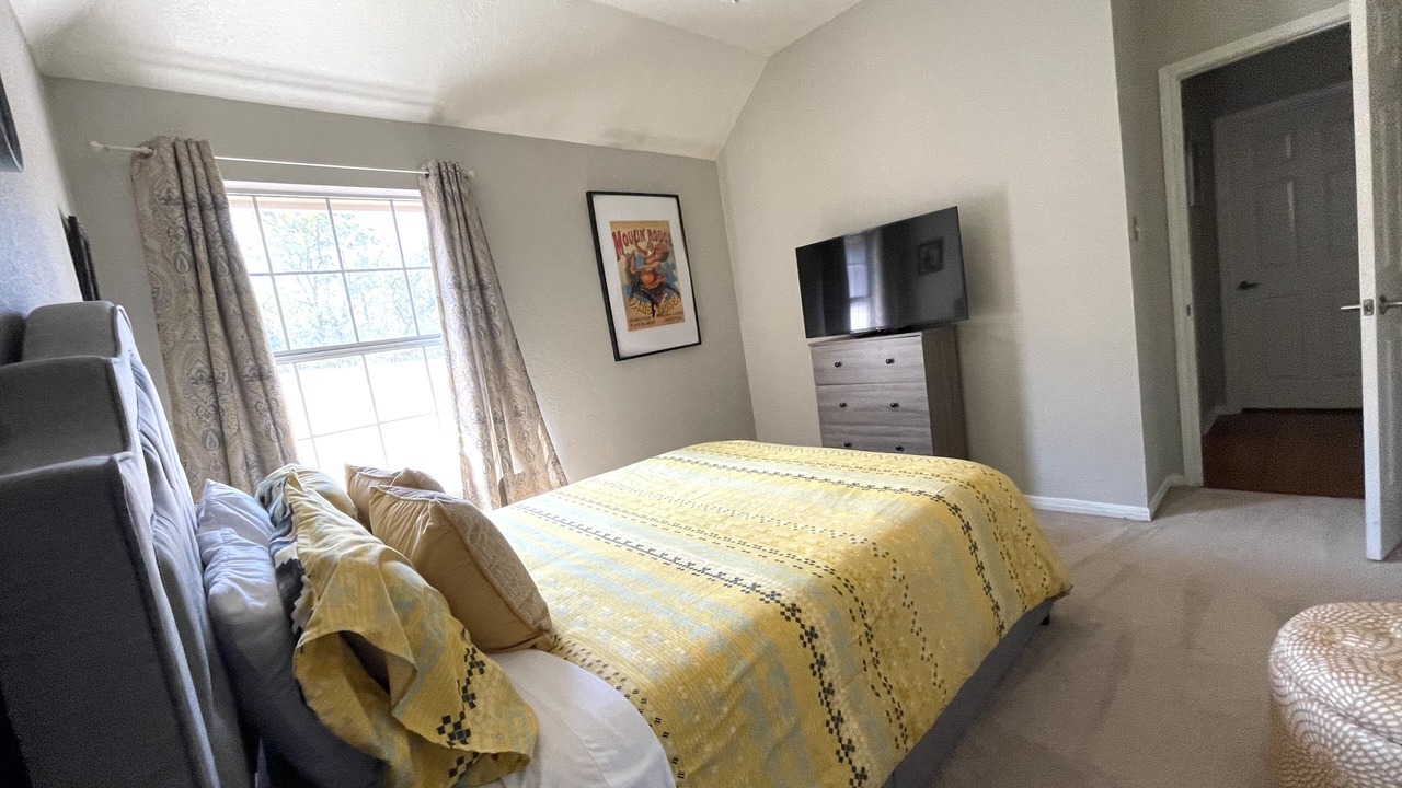 Photo of Bedroom in McNeil