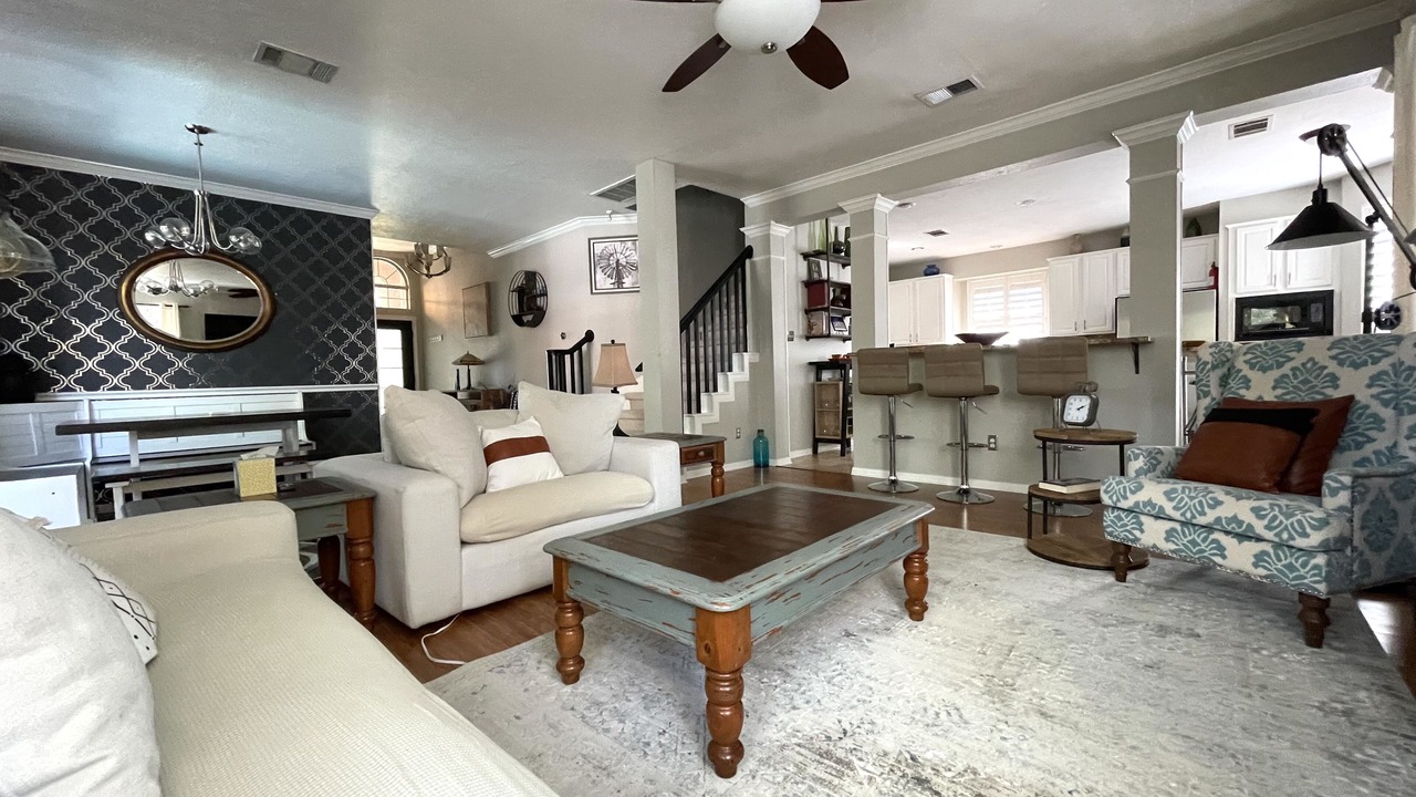 Photo of Livingroom in McNeil