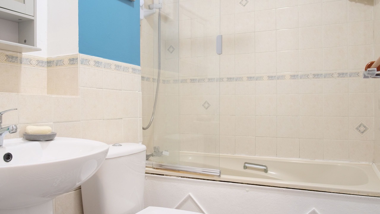 Photo of Bathroom in Goresbrook