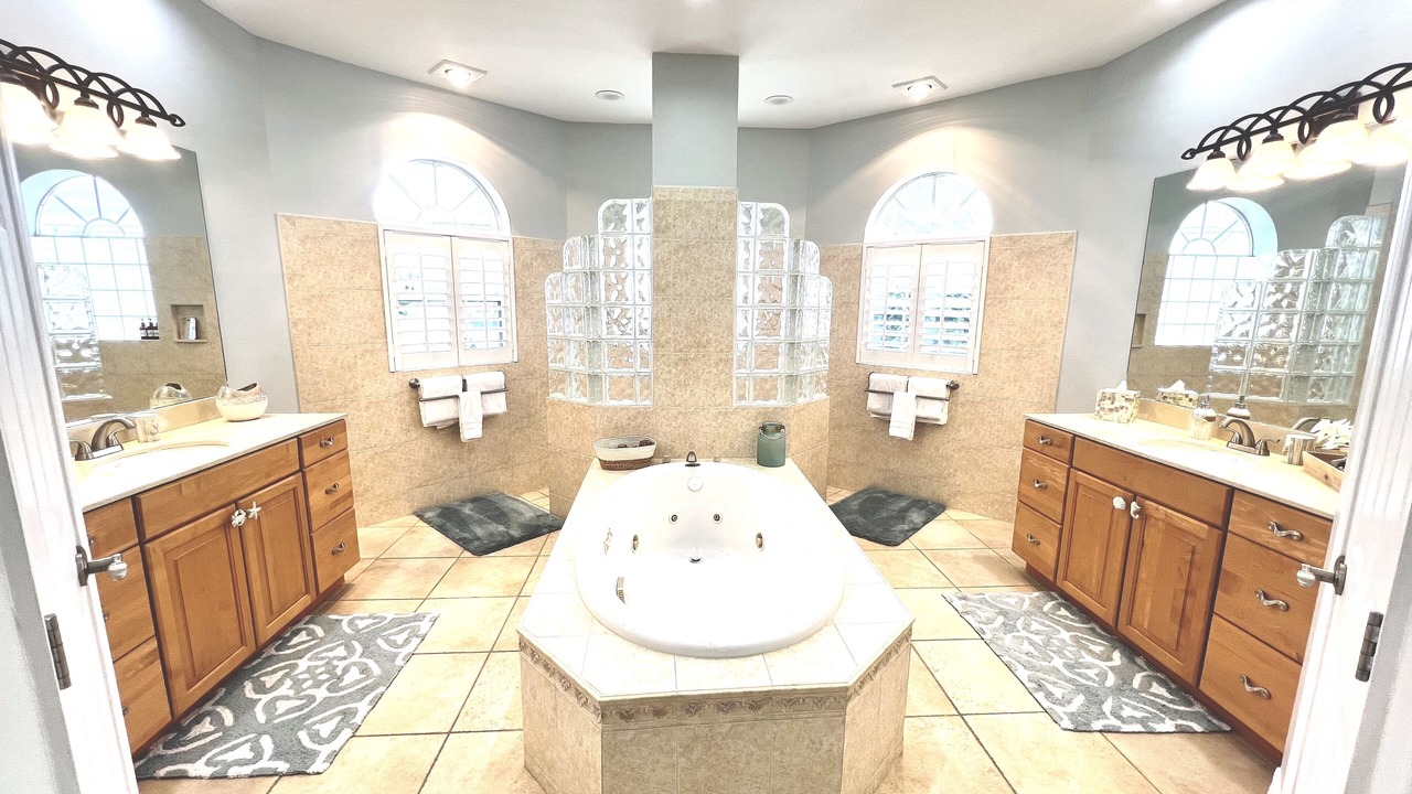 Photo of Bathroom in Pelican