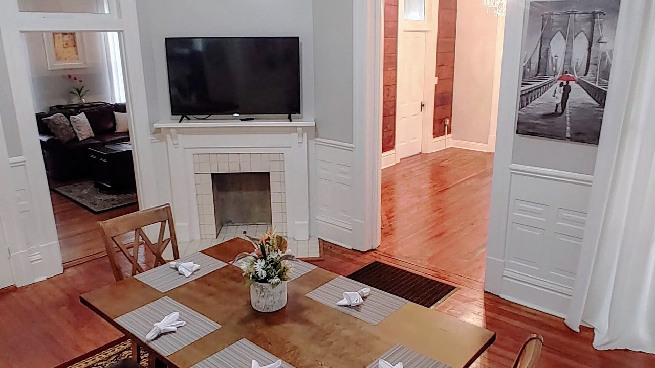 Photo of Livingroom in Highland Historic District