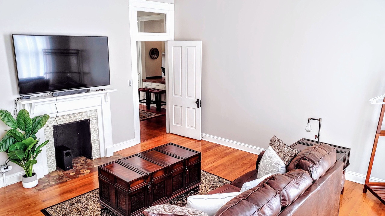 Photo of Livingroom in Highland Historic District