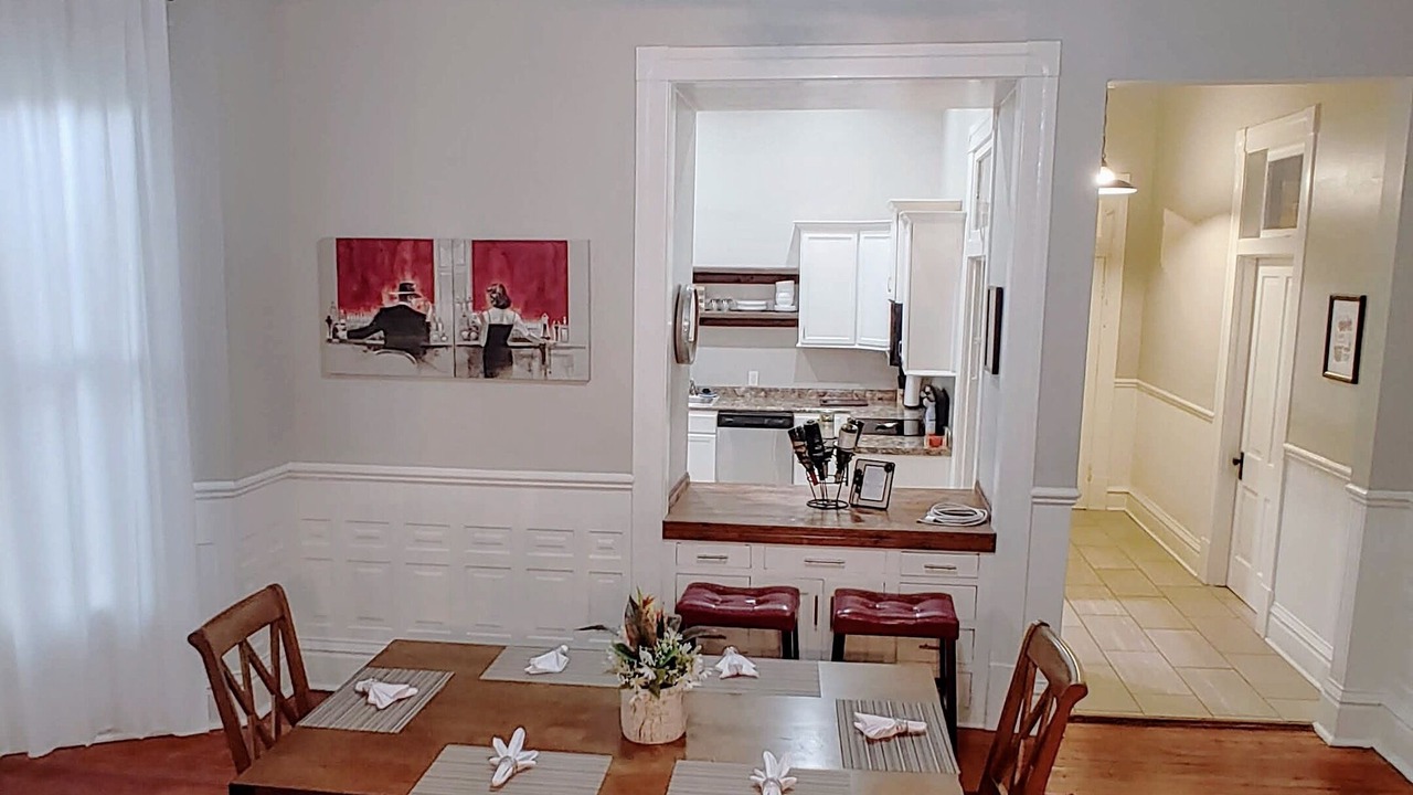 Photo of Livingroom in Highland Historic District