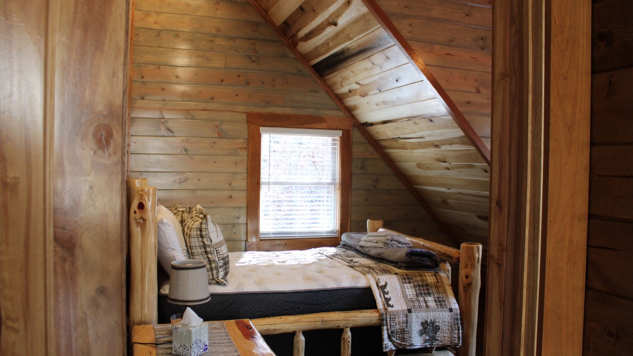 Photo of Bedroom in Lobelville