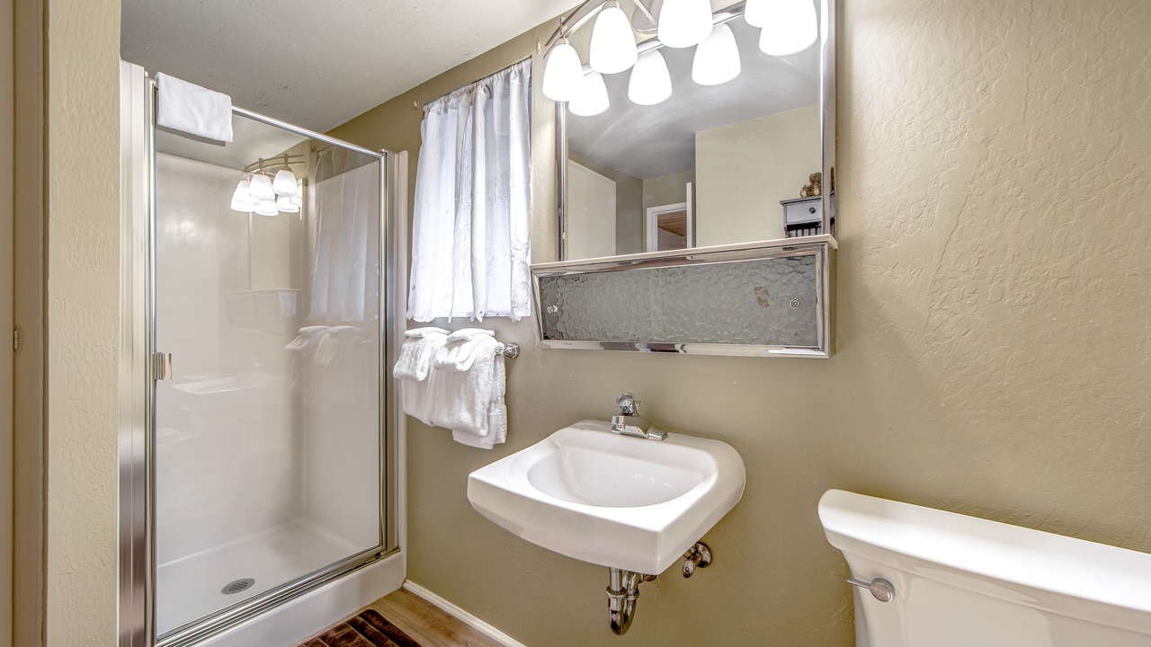 Photo of Bathroom in Cedar Glen