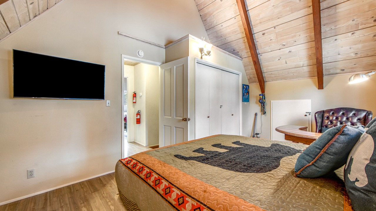 Photo of Bedroom in Cedar Glen