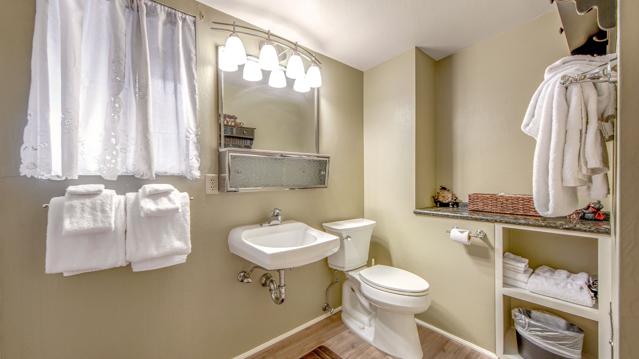 Photo of Bathroom in Cedar Glen