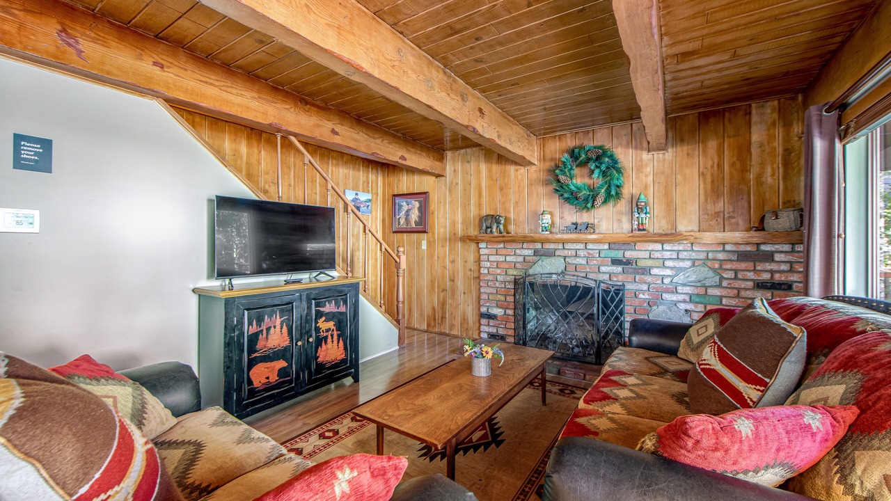 Photo of Livingroom in Cedar Glen