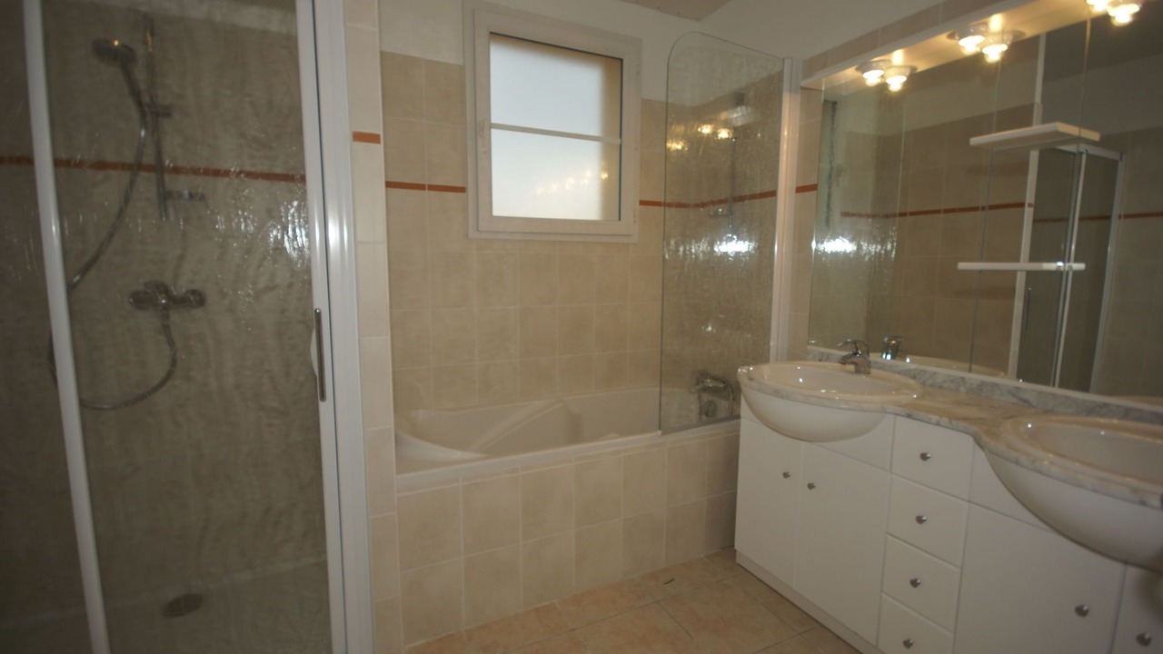 Photo of Bathroom in Pont-de-Larn