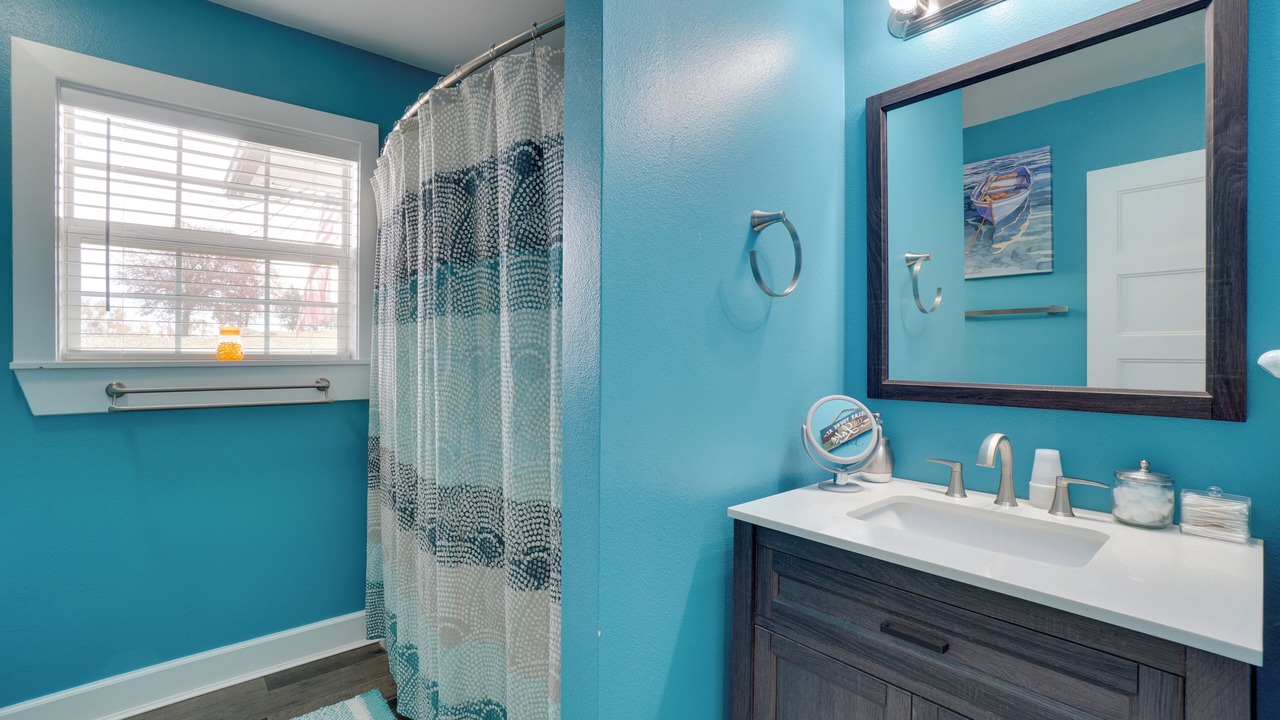 Photo of Bathroom in Golden