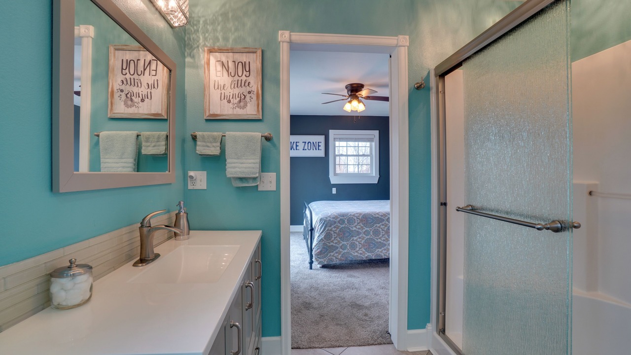 Photo of Bathroom in Golden