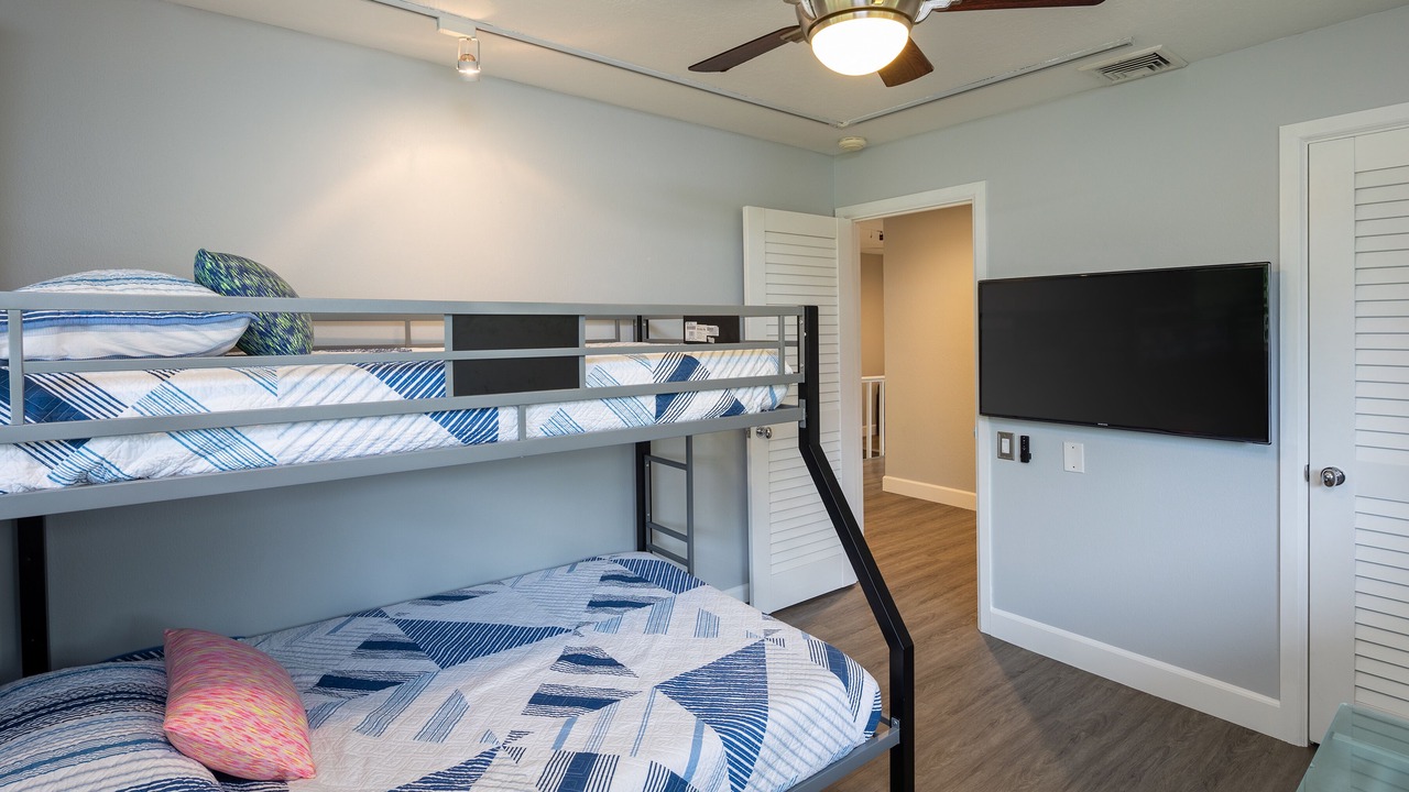 Photo of Bedroom in Portlock