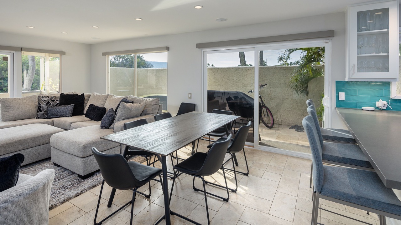 Photo of Livingroom in Portlock