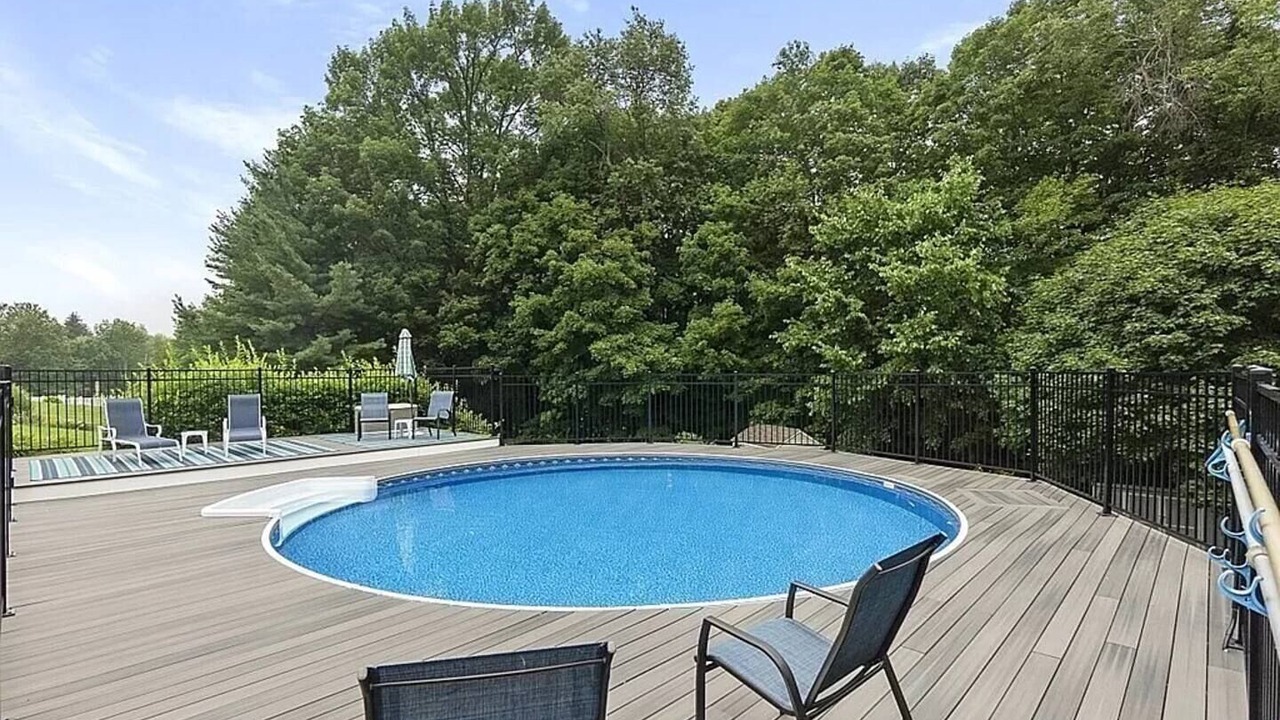 Photo of Outdoor in Charlton