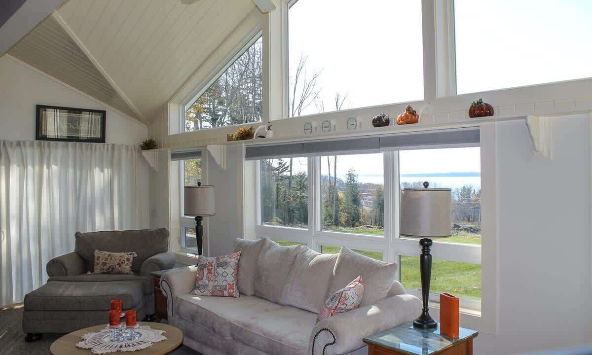 Photo of Livingroom in Ellsworth