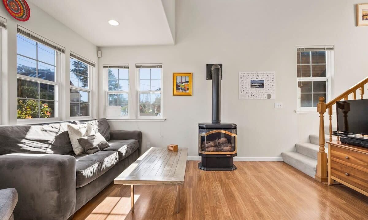 Photo of Livingroom in Seabright