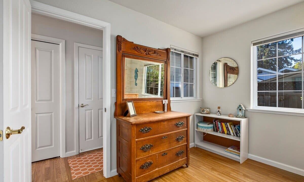 Photo of Others in Seabright