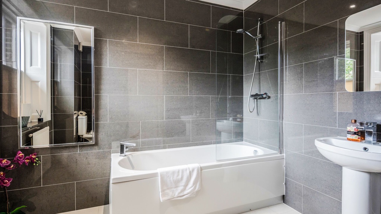 Photo of Bathroom in Canary Wharf