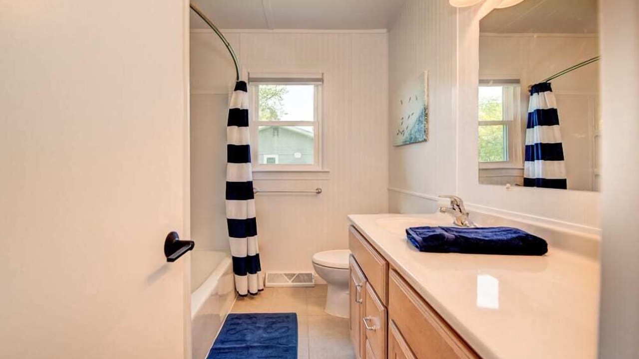 Photo of Bathroom in Wahpeton