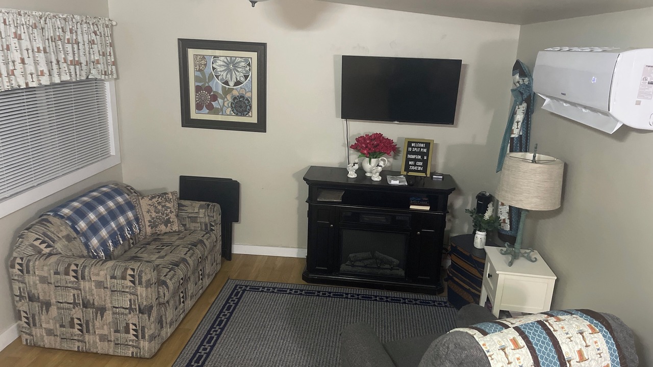 Photo of Livingroom in Thompson