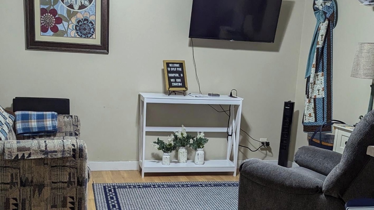 Photo of Livingroom in Thompson