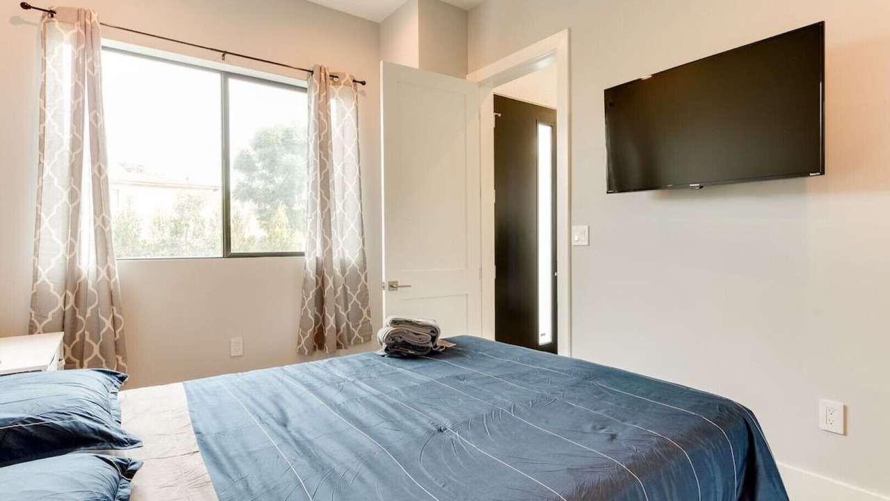 Photo of Bedroom in Mid City