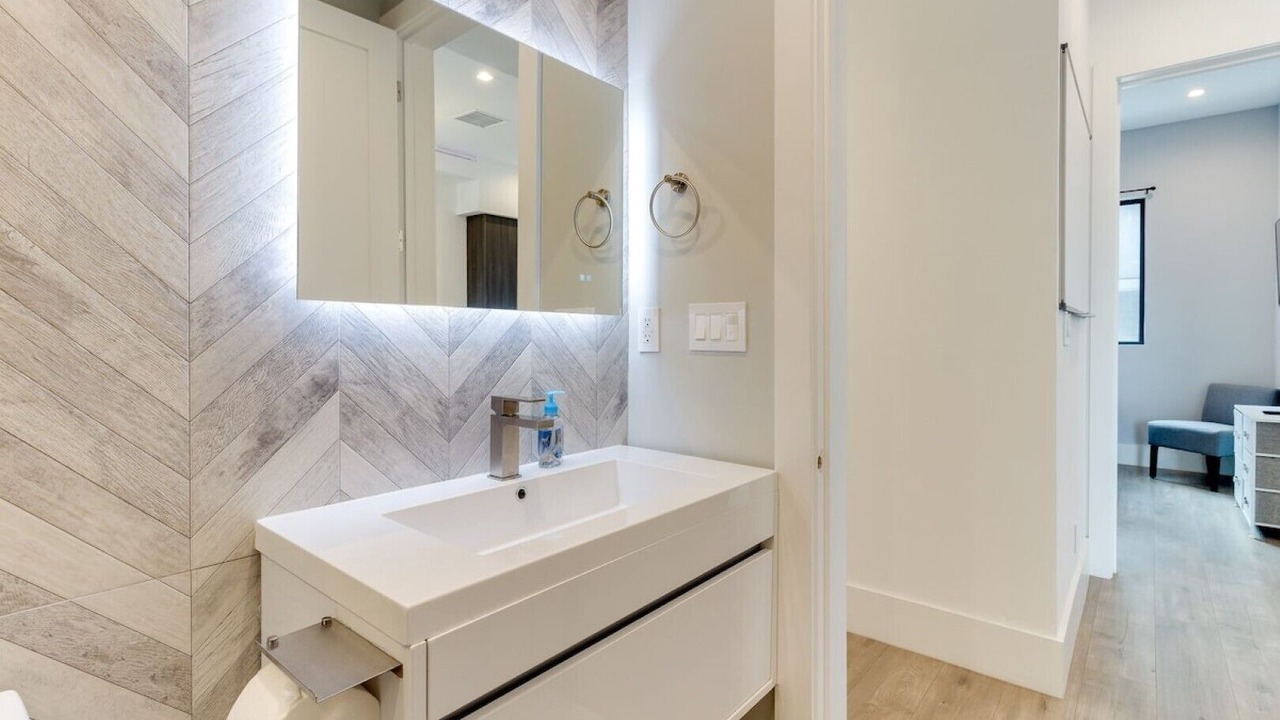 Photo of Bathroom in Mid City