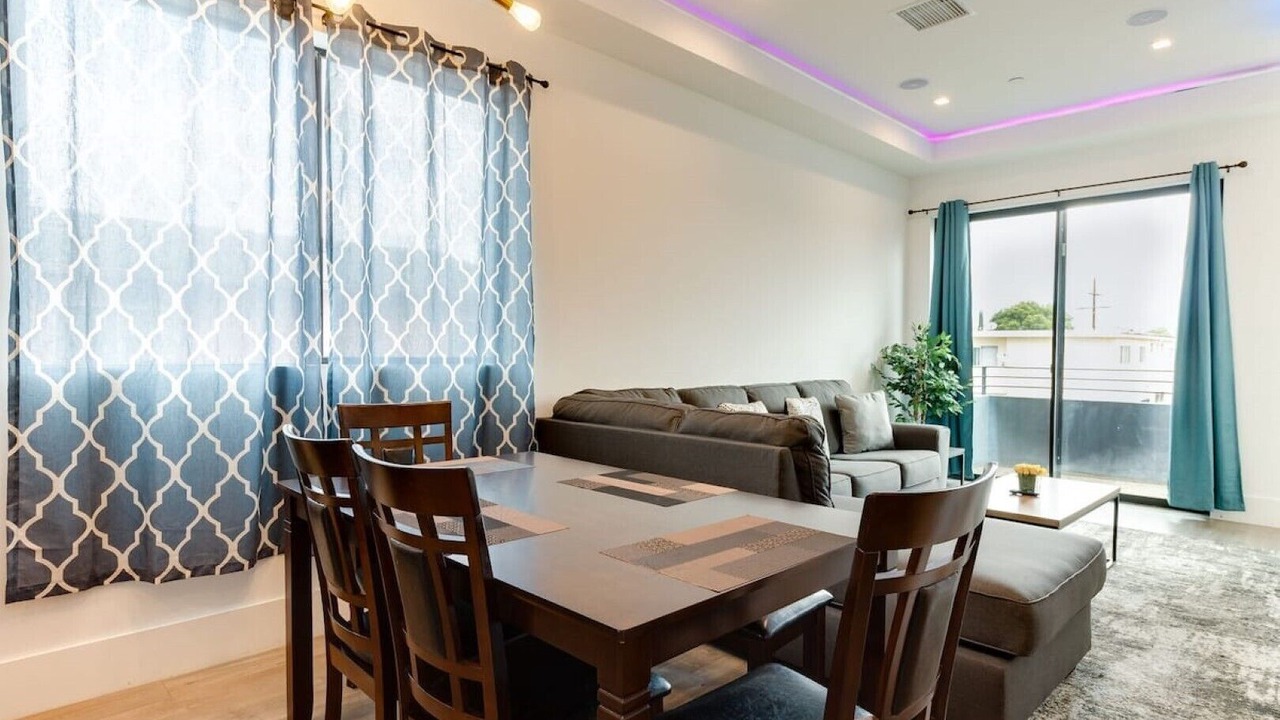 Photo of Livingroom in Mid City