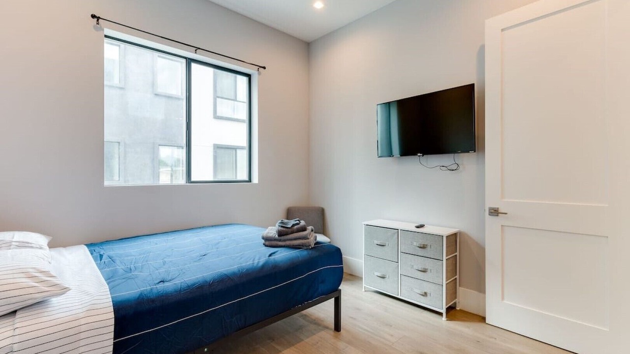 Photo of Bedroom in Mid City