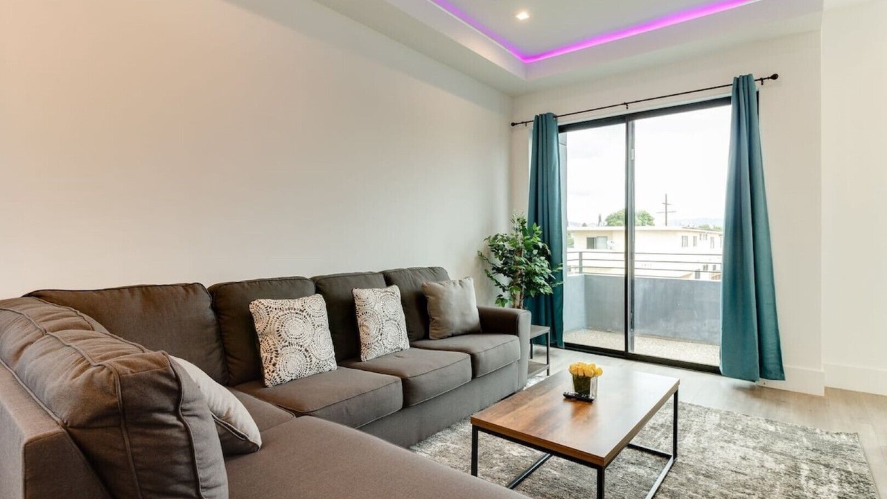 Photo of Livingroom in Mid City