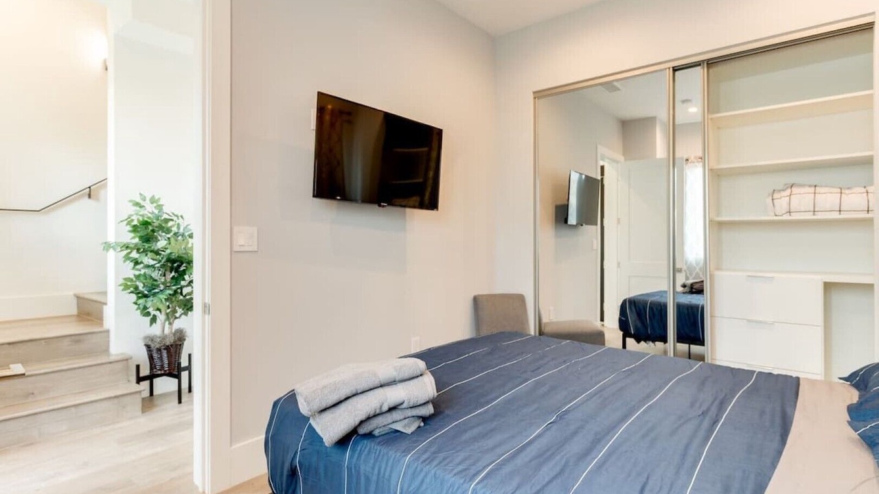Photo of Bedroom in Mid City