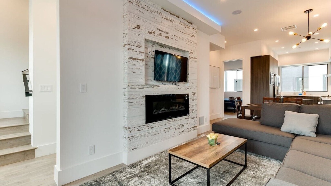 Photo of Livingroom in Mid City